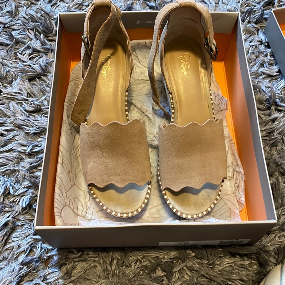 Crown vintage wedge